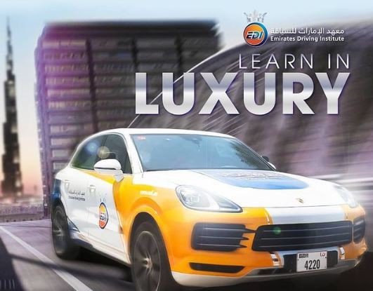Dùng siêu xe Bentley, Porsche cho học viên tập lái