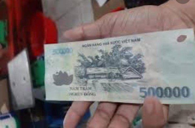 Mang tiền giả đi mua ma tuý ảnh 1