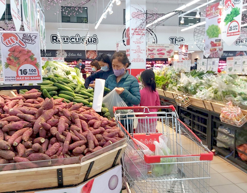 Go Hạ Long là một trong các trung tâm thương mại, siêu thị do doanh nghiệp đầu tư trên địa bàn Quảng Ninh thu hút người dân đến tham quan, mua sắm.