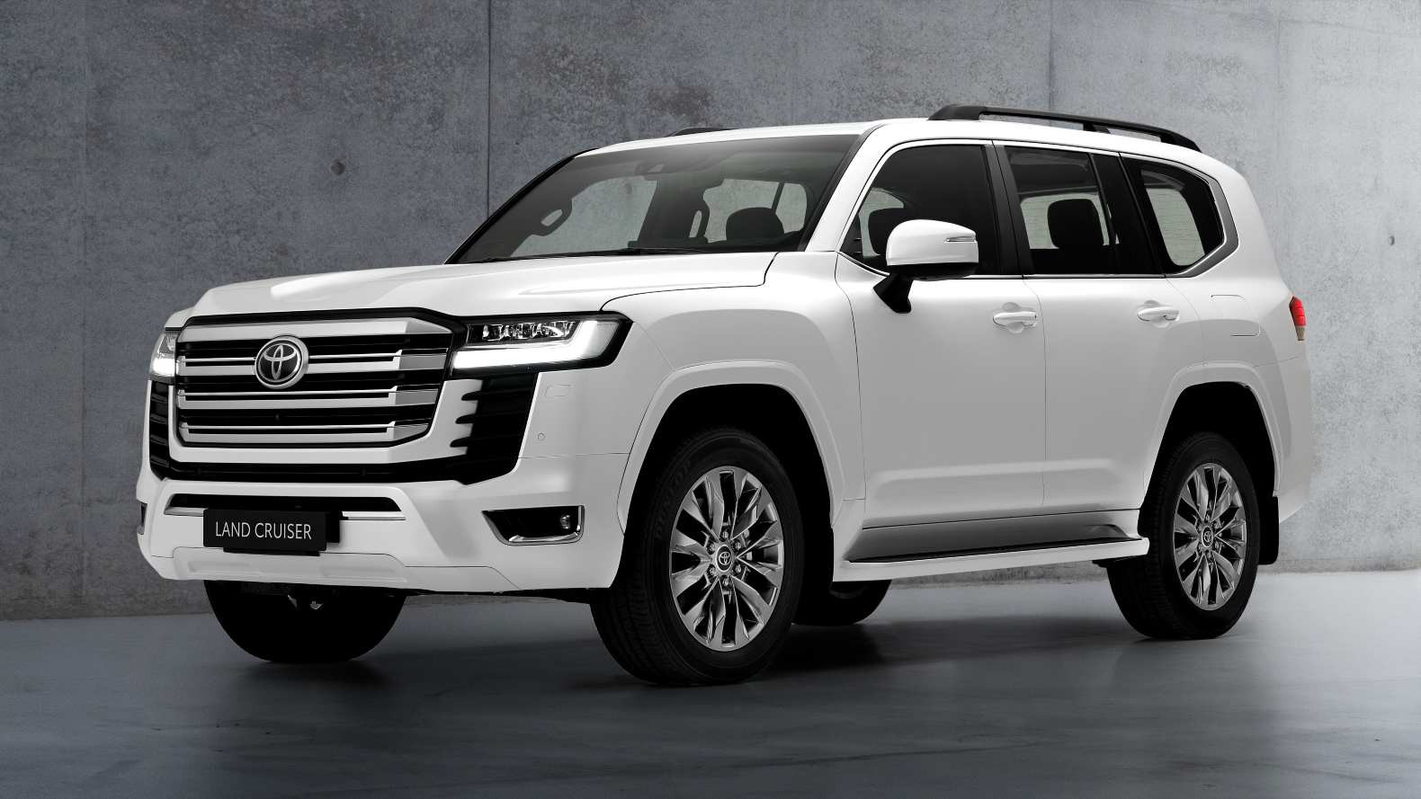Toyota Land Cruiser 2022 khan hàng, giá thực tế