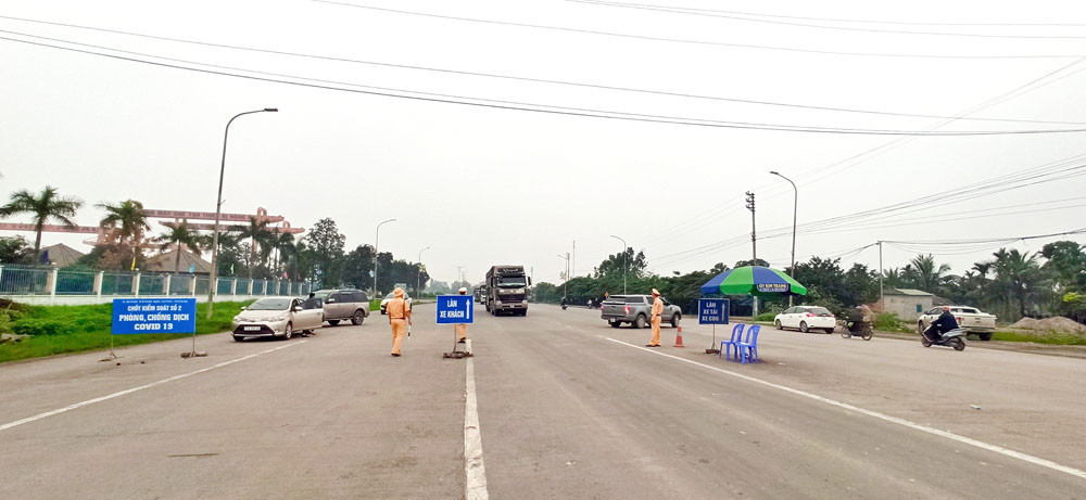 Chốt kiểm soát cầu Đá Bạc, TP Uông Bí Tạm dừng tiếp nhận người và phương tiện vào chốt kiểm soát phòng, chống dịch cầu Đá Bạc từ 0h ngày 7/8.