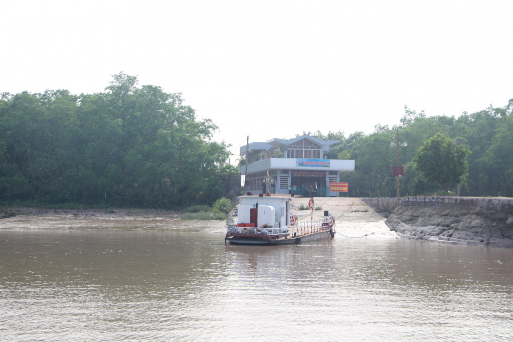 Quảng Ninh và Hải Phòng thống nhất chủ trương thay thế phà Rừng nối huyện Thủy Nguyên với TX Quảng Yên bằng cầu kiên cố.