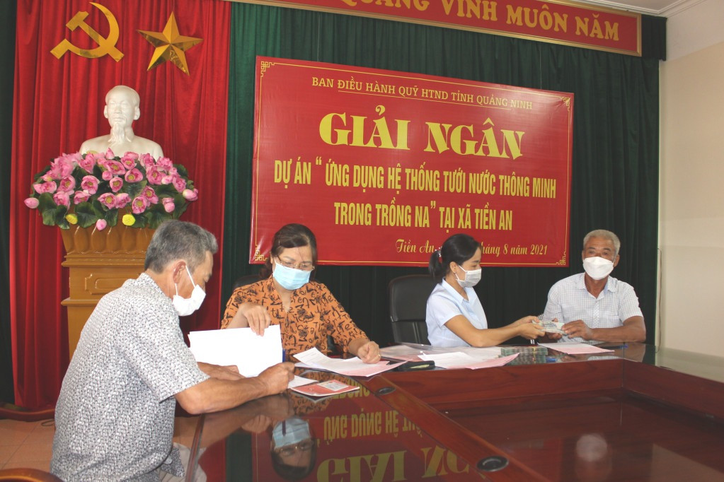 Tùy theo diện tích sản xuất, các hộ được vay với số tiền từ 50 - 100 triệu đồng/ hộ.
