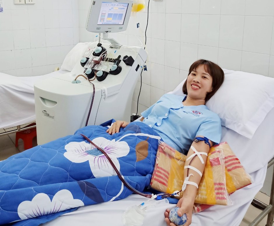 Chị Nguyễn Thị Hài, hộ lý Khoa Chấn thương - Chỉnh hình (Bệnh viện Đa khoa tỉnh) là tấm gương sáng trong phong trào hiến máu tình nguyện.