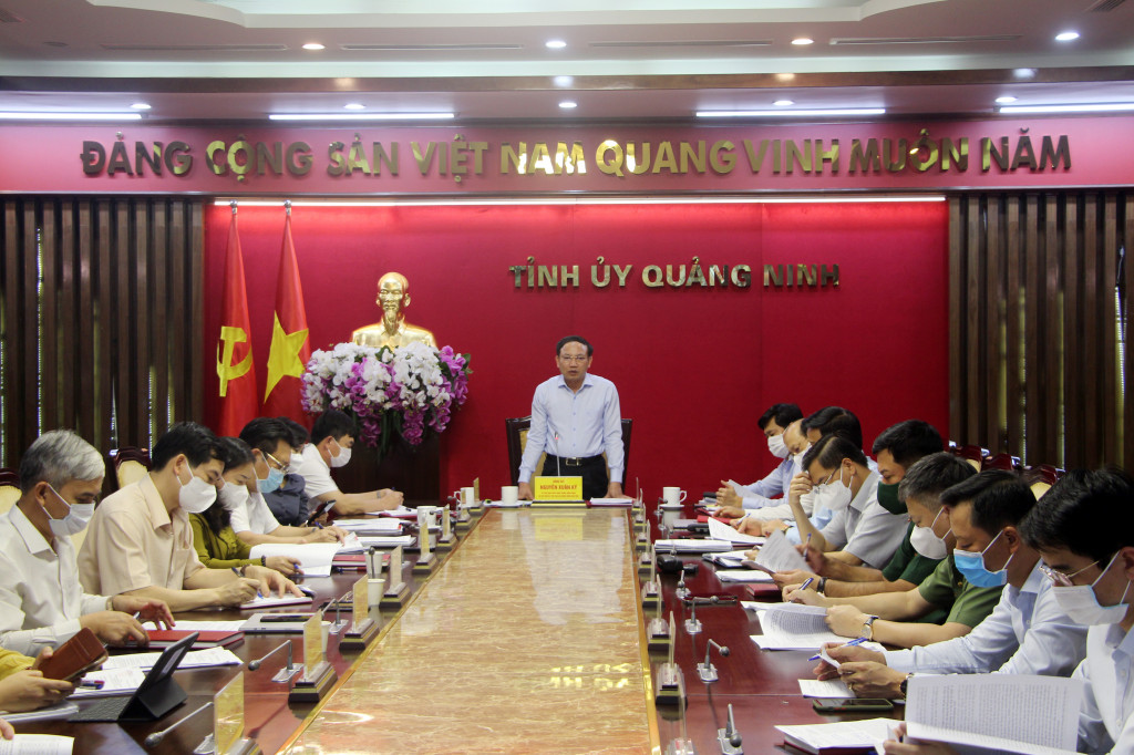 Đồng chí Nguyễn Xuân Ký, Ủy viên Trung ương Đảng, Bí thư Tỉnh ủy, Chủ tịch HĐND tỉnh, Trưởng Ban Chỉ đạo phòng, chống dịch Covid-19 cấp tỉnh, kết luận hội nghị.