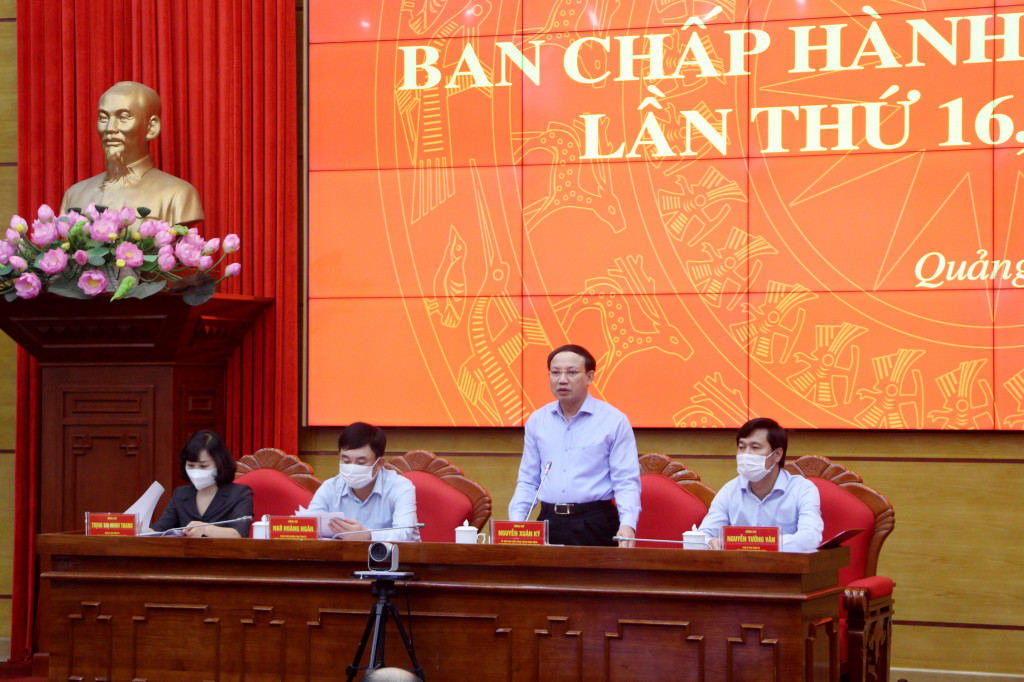 Đồng chí Nguyễn Xuân Ký, Ủy viên Trung ương Đảng, Bí thư Tỉnh ủy, Chủ tịch HĐND tỉnh, chủ trì hội nghị.