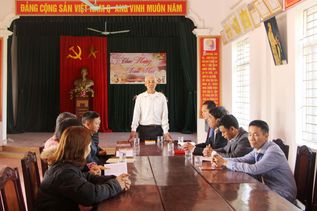 Buổi sinh hoạt tháng 4/2021 của Chi bộ thôn Trại Dọc (xã Bình Khê, TX Đông Triều).