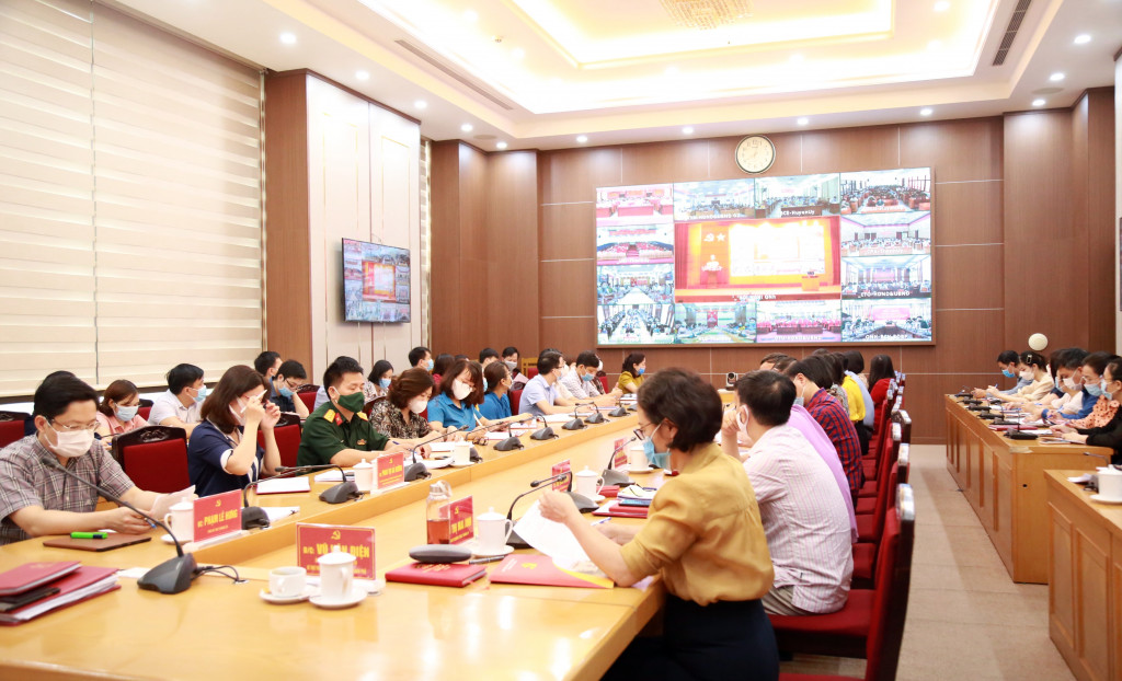 Cán bộ, đảng viên TP Hạ Long tham gia học tập, quán triệt, triển khai các kết luận, quy định, quyết định của Trung ương, tháng 8/2021.