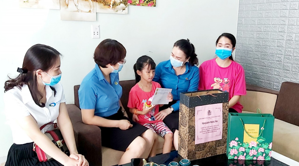 Sự quan tâm của tổ chức công đoàn đã tiếp thêm động lực để các y bác sĩ tiếp tục chiến đấu chống dịch nơi tuyến đầu.