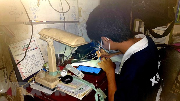 Bộ Tài chính đề xuất hỗ trợ học sinh mua máy tính học trực tuyến hình ảnh 1 Bo Tai chinh de xuat ho tro hoc sinh mua may tinh hoc truc tuyen hinh anh 1