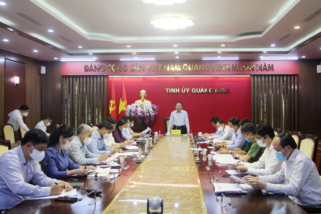 Đồng chí Nguyễn Xuân Ký, Ủy viên Trung ương Đảng, Bí thư Tỉnh ủy, Chủ tịch HĐND tỉnh, chủ trì hội nghị.