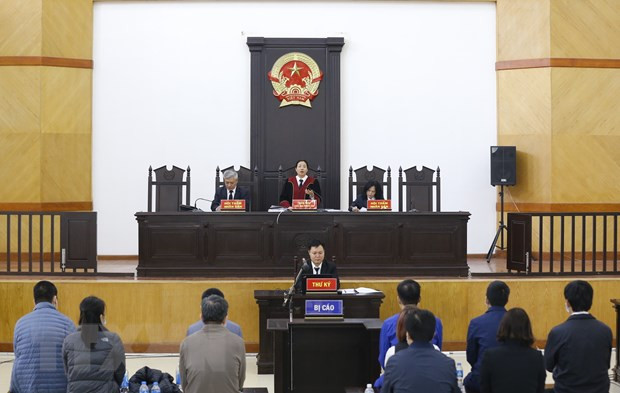 Phạt 3 năm tù cựu cán bộ công an thuê người tạt axít cấp dưới hình ảnh 1 Phat 3 nam tu cuu can bo cong an thue nguoi tat axit cap duoi hinh anh 1
