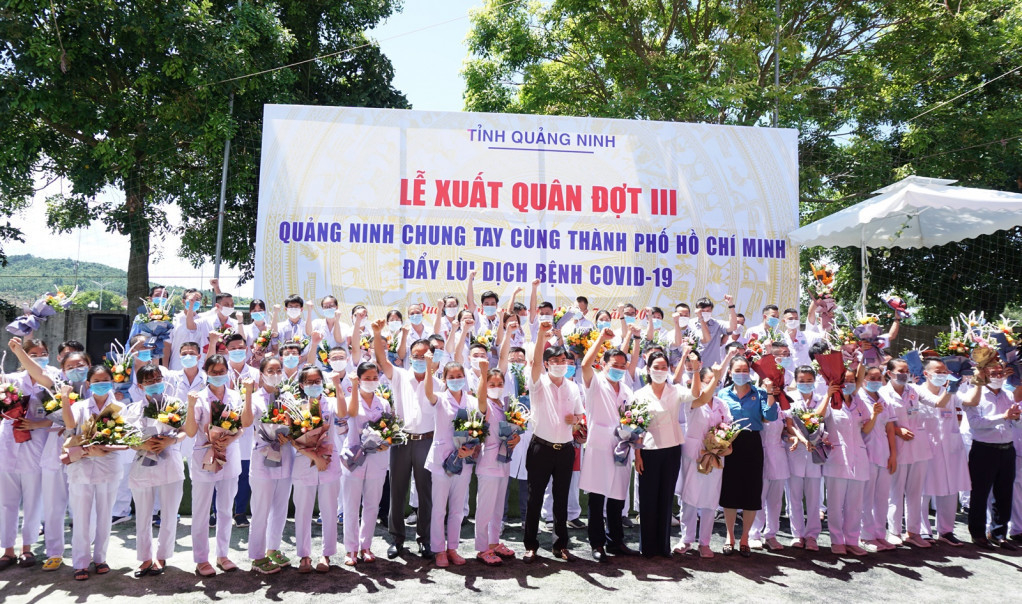 Đoàn y, bác sĩ Quảng Ninh lên đường 
