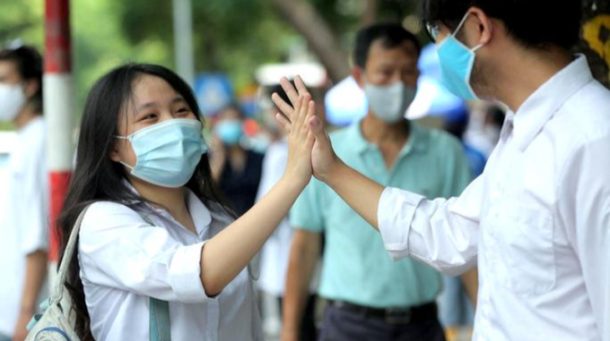 Sinh viên năm thứ nhất cần tỉnh táo trước cái “bẫy” của kẻ xấu và của chính mình. (Ảnh minh họa)