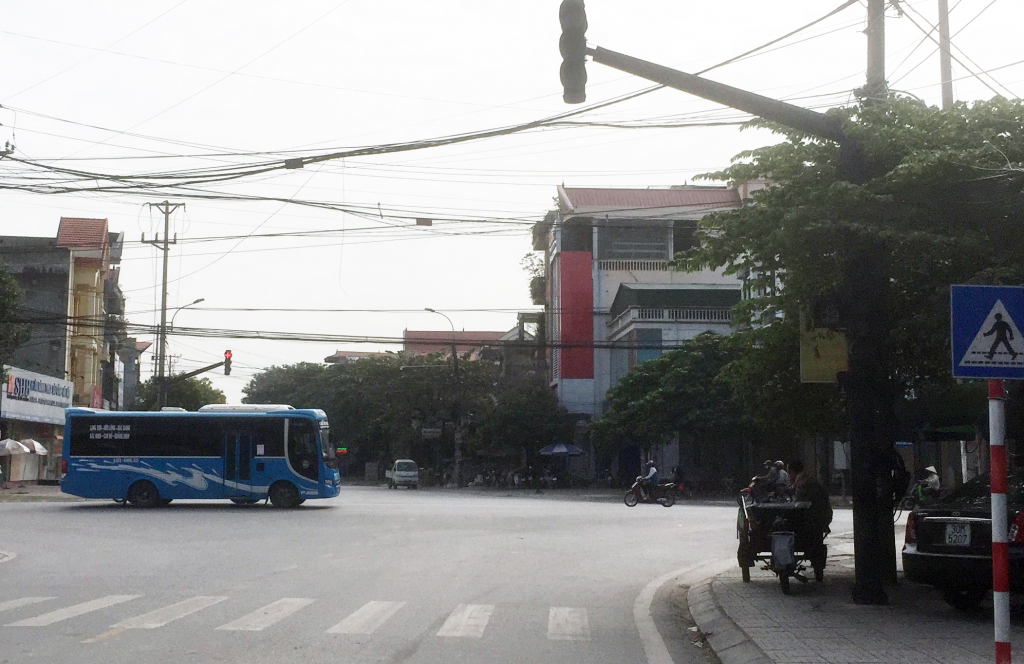 Hệ thống tín hiệu điều khiến giao thông thông minh tại ngã tư khu Hoàng Hoa Thám, phường Mạo Khê (TX Đông Triều) sẽ được thay mới.