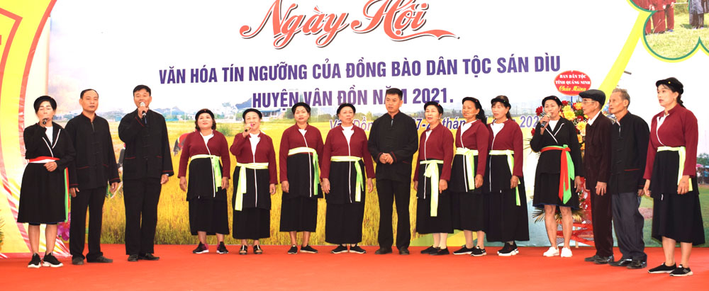 Hát Sọong cô, một lối hát giao duyên rất quan trọng trong các lễ hội của người Sán Dìu