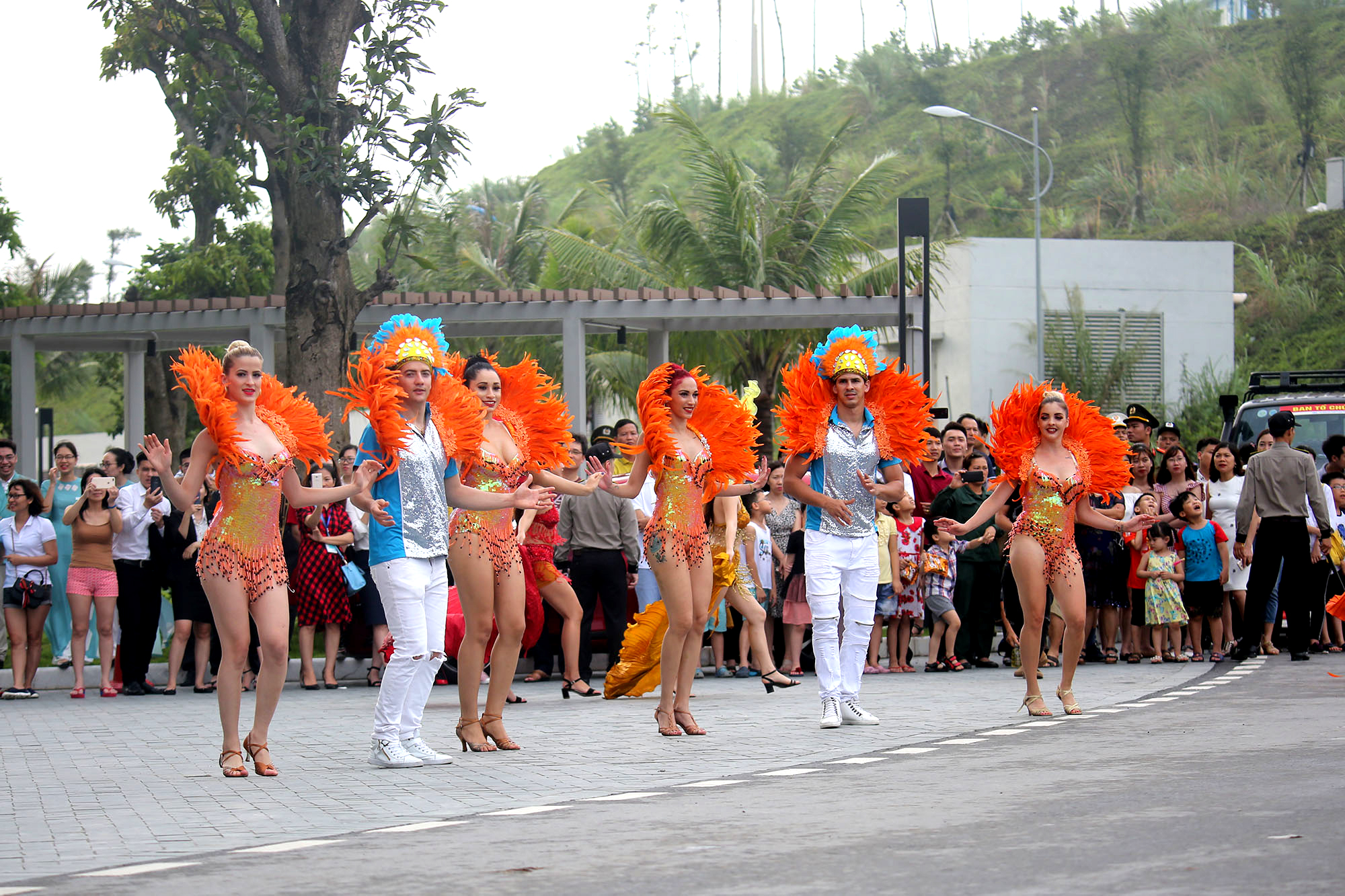 Ảnh với chú thích