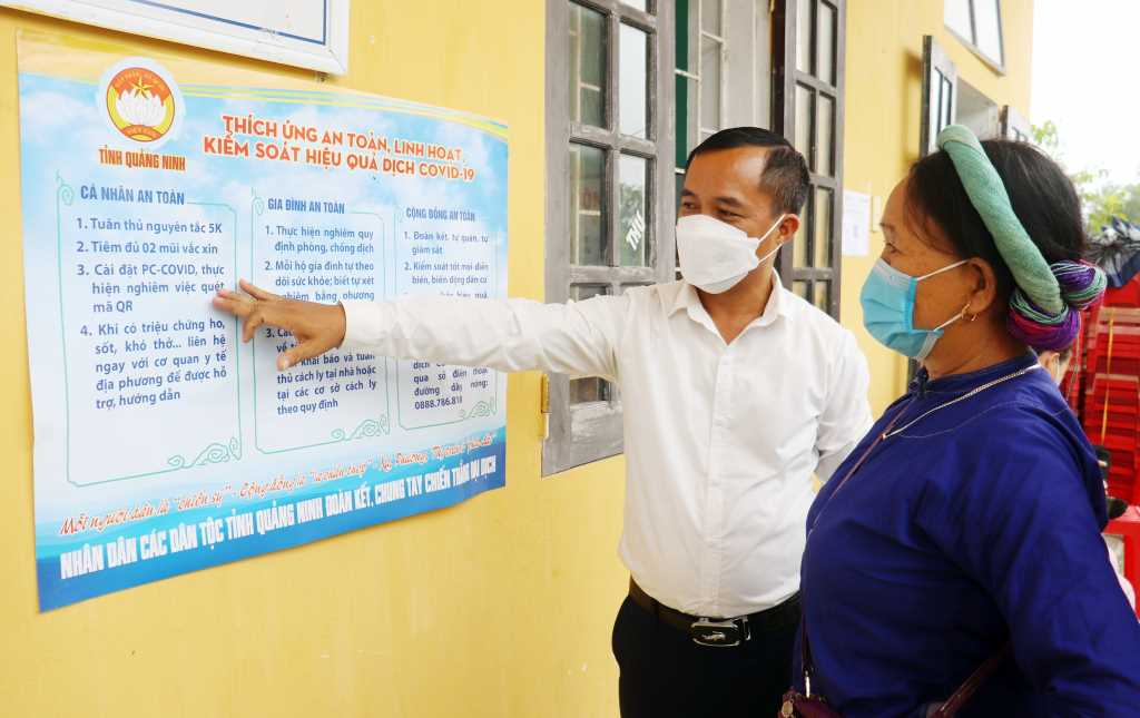 Các thông tin mới về phòng, chống dịch Covid-19 được huyện Đầm Hà chỉ đạo đăng tải công khai tại các nhà văn hoá thôn, khu và UBND xã.