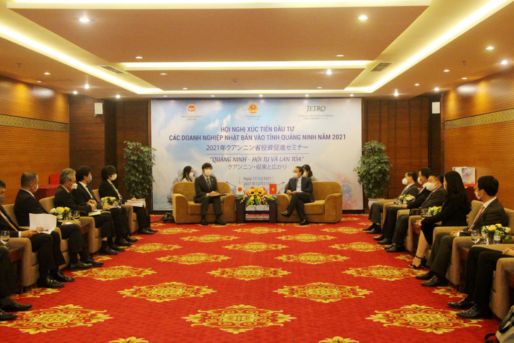 Đồng chí Nguyễn Xuân Ký, Ủy viên Trung ương Đảng, Bí thư Tỉnh ủy, Chủ tịch HĐND tỉnh tiếp xã giao đoàn doanh nghiệp Nhật Bản.