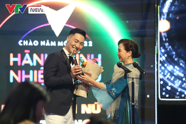 VTV Awards: 'Hương vị tình thân' là phim truyền hình ấn tượng của năm hình ảnh 1 VTV Awards: 'Huong vi tinh than' la phim truyen hinh an tuong cua nam hinh anh 1