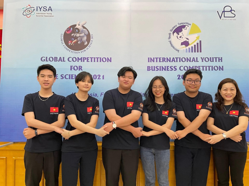 Đội thi của Trường THPT Chuyên Hạ Long đoạt huy chương đồng tại Kỳ thi Quốc tế về khoa học đời sống - Global Competition for Life Sciences (viết tắt là GLOCOLIS 2021).