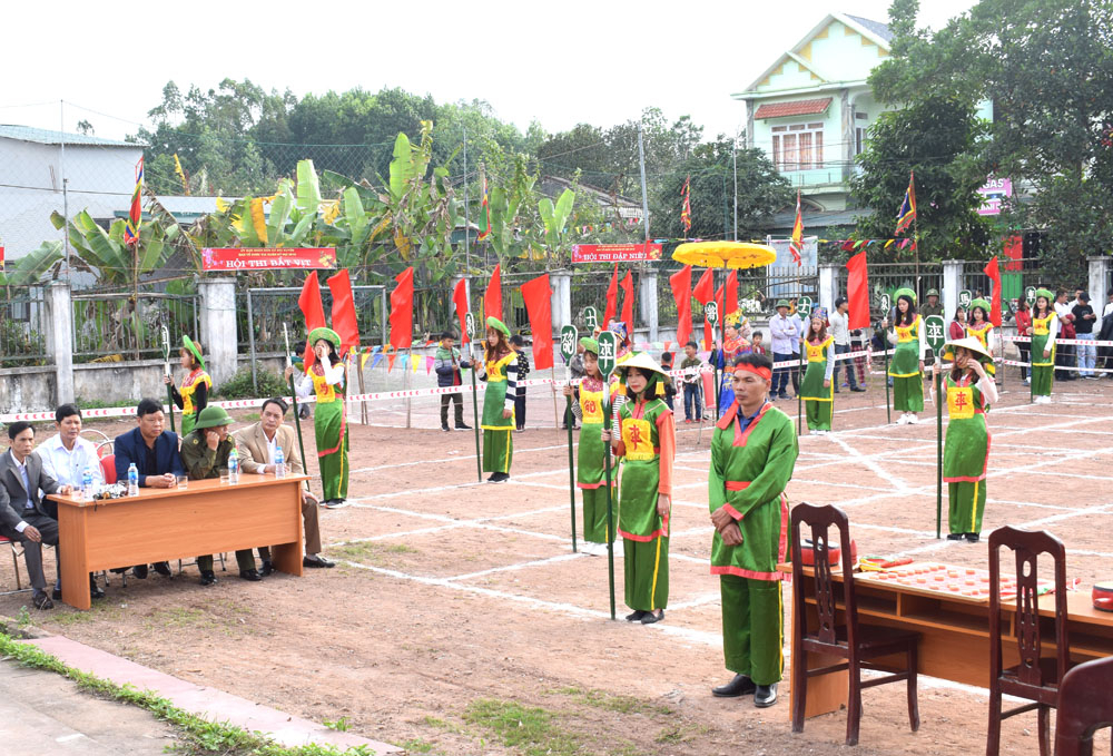 Chơi cờ người ở xã Đài Xuyên (Vân Đồn) vào dịp tết Nguyên Đán