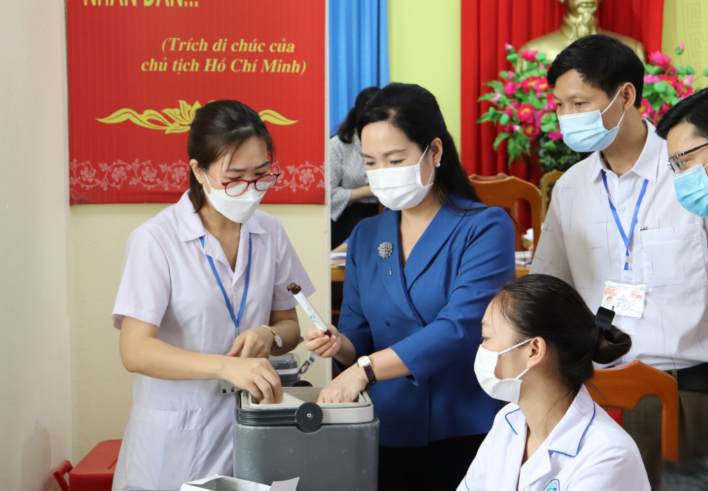 Ảnh với chú thích