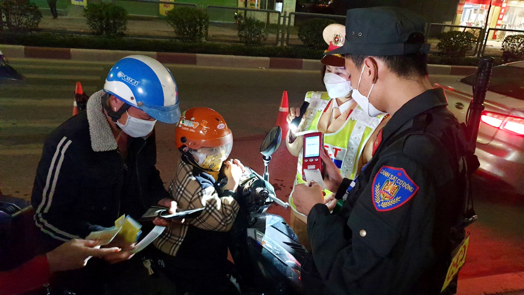 Đội CSGT số 1 triển khai phương án 12, trên địa bàn TP Uông Bí, dịp Tết Nguyên đán 2022.