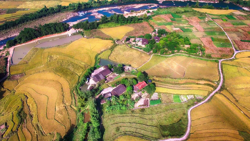 Diện mạo nông thôn Bình Liêu ngày càng khởi sắc. Ảnh: Hùng Sơn