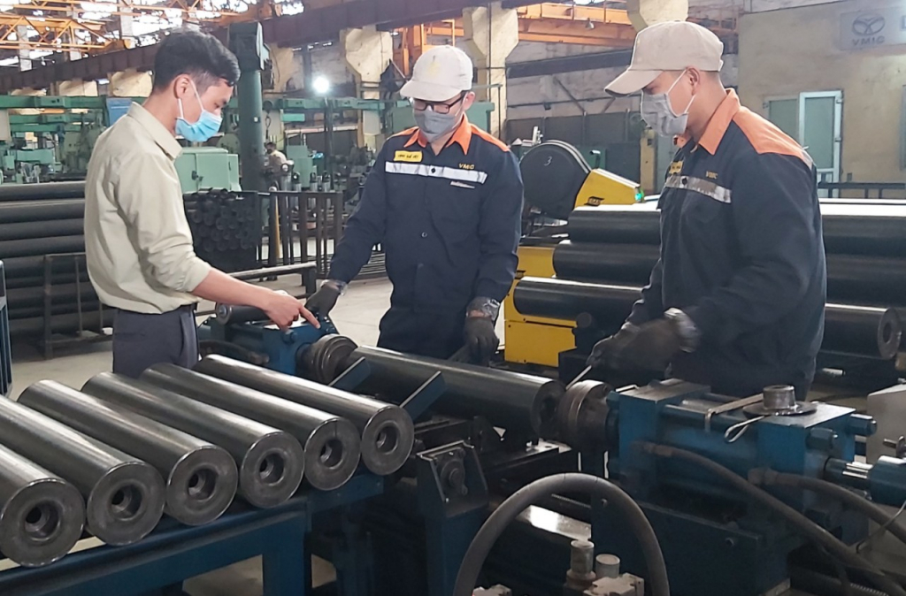 CNLĐ làm việc tại Công ty CP công nghiệp ô tô (Vinacomin)