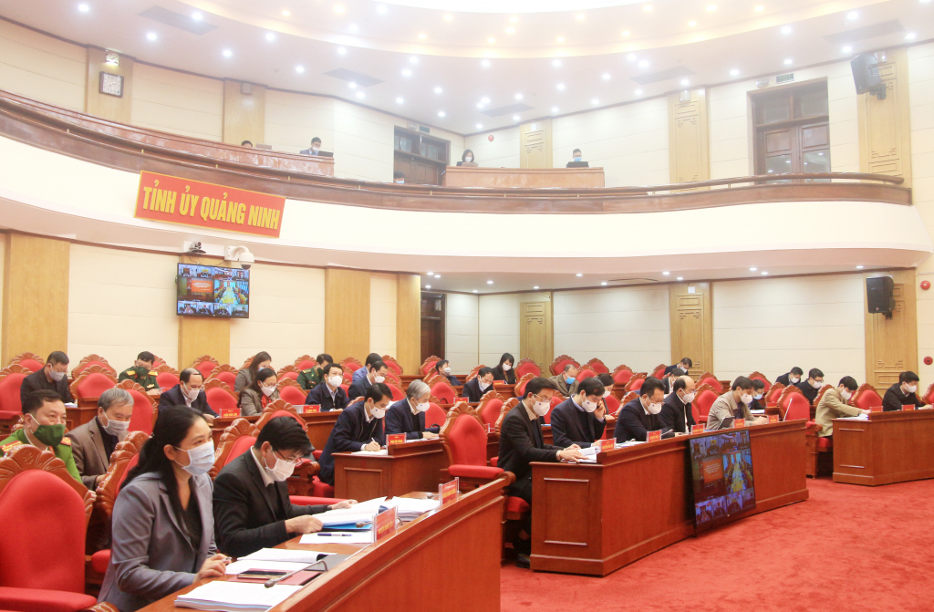 Các đại biểu tham gia dự họp.