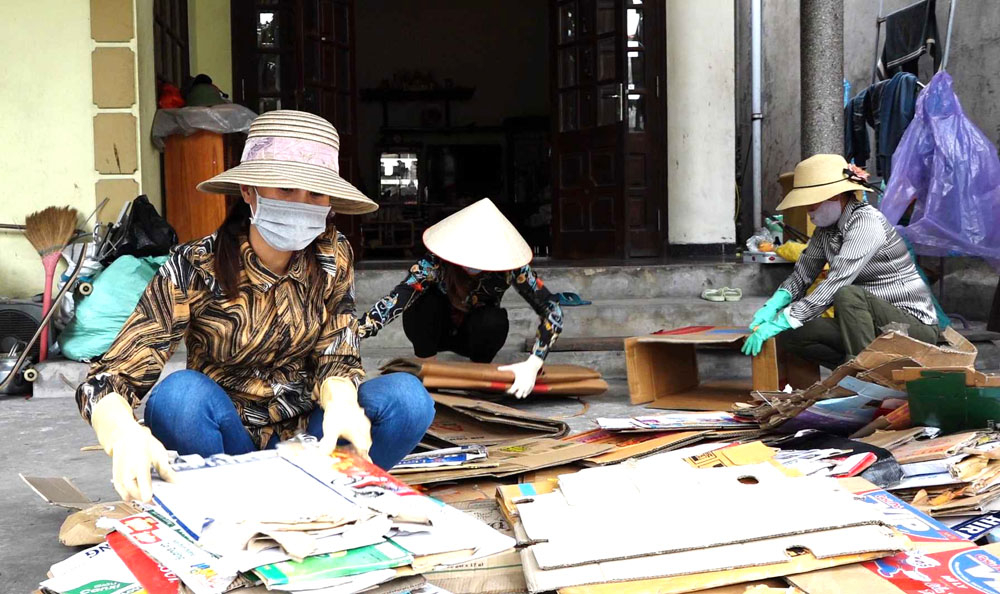 Chị em phụ nữ phường Quang Hanh (Cẩm Phả) thực hiện phong trào