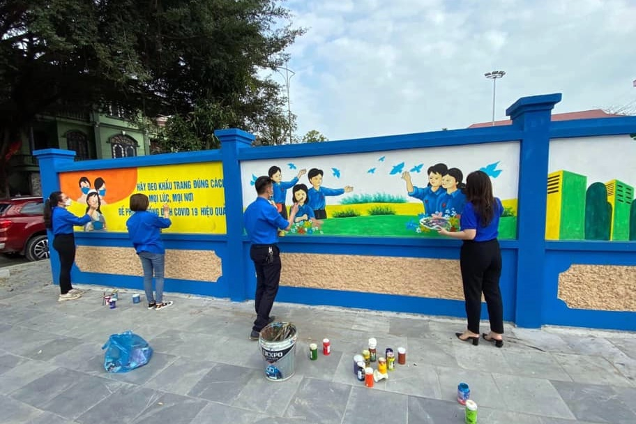 Công trình “Tranh tường Thanh niên” tại điểm trường Tiểu học Trần Quốc Toàn của Tuổi trẻ Hồng Hà