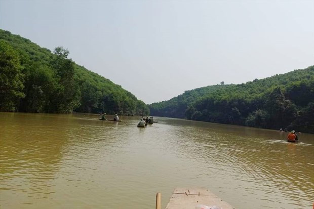 Hà Tĩnh: Tìm thấy thi thể người đàn ông mất tích gần thuyền bị lật hình ảnh 1 Ha Tinh: Tim thay thi the nguoi dan ong mat tich gan thuyen bi lat hinh anh 1