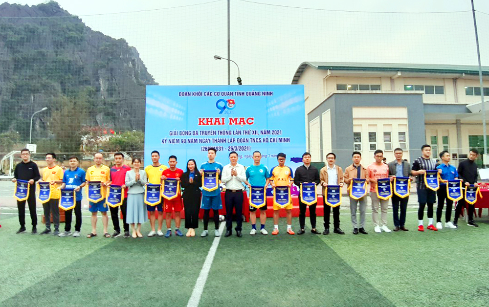 Khai mạc Giải bóng đá truyền thống Đoàn khối  lần thứ XII chào mừng Tháng Thanh niên năm 2021.
