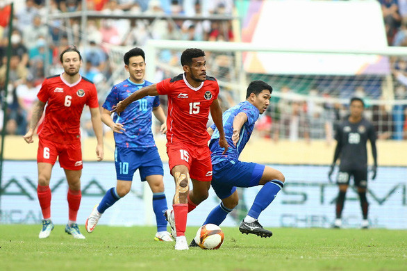 Hạ Indonesia ở trận bán kết có 4 thẻ đỏ và kéo dài 120 phút, U23 Thái Lan vào chung kết - Ảnh 1. Hạ Indonesia ở trận bán kết có 4 thẻ đỏ và kéo dài 120 phút, U23 Thái Lan vào chung kết - Ảnh 1.