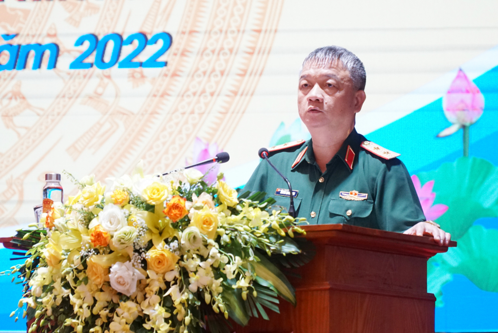 Trung tướng Nguyễn Quang Ngọc, Ủy viên Trung ương Đảng, Ủy viên Quân ủy Trung Ương, Tư lệnh Quân khu 3 phát biểu chỉ đạo hội nghị.