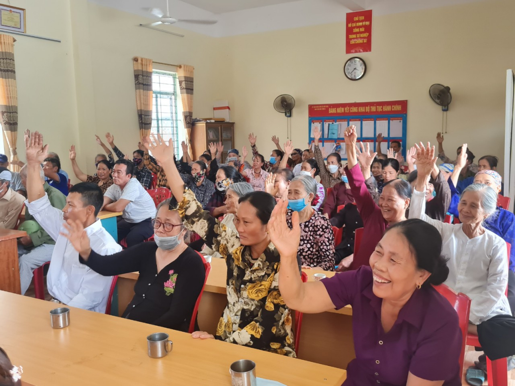 Các Hội nghị lấy ý kiến cử tri tại 179 thôn, khu trên địa bàn thị xã được triển khai đều có sự đồng thuận cao từ cử tri đại diện hộ gia đình.