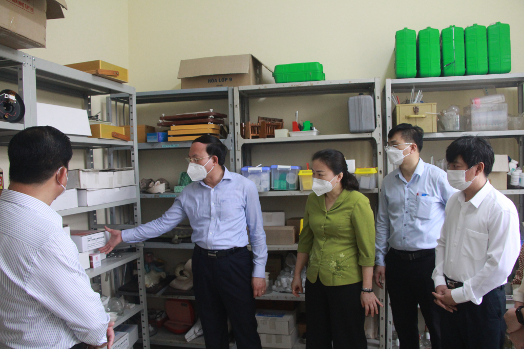Đoàn công tác của HĐND tỉnh kiểm tra, giám sát tại một số trường học trên địa bàn huyện Tiên Yên, tháng 3/2022.