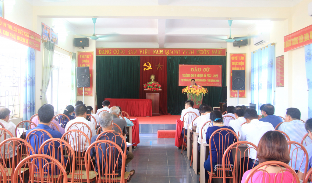Thị trấn Cái Rồng tập huấn cho các Tổ bầu cử về cách thức, quy trình tổ chức trong ngày bầu cử 5/6.