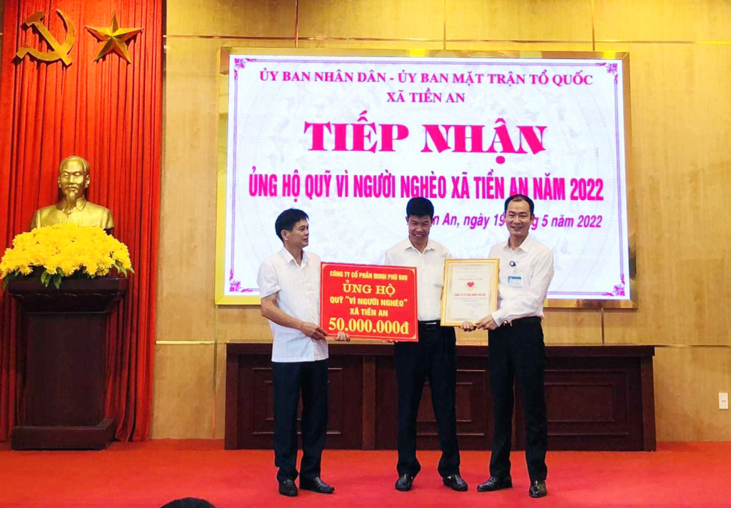 Xã Tiền An tổ chức lễ tiếp nhận Quỹ ủng hộ người nghèo năm 2022