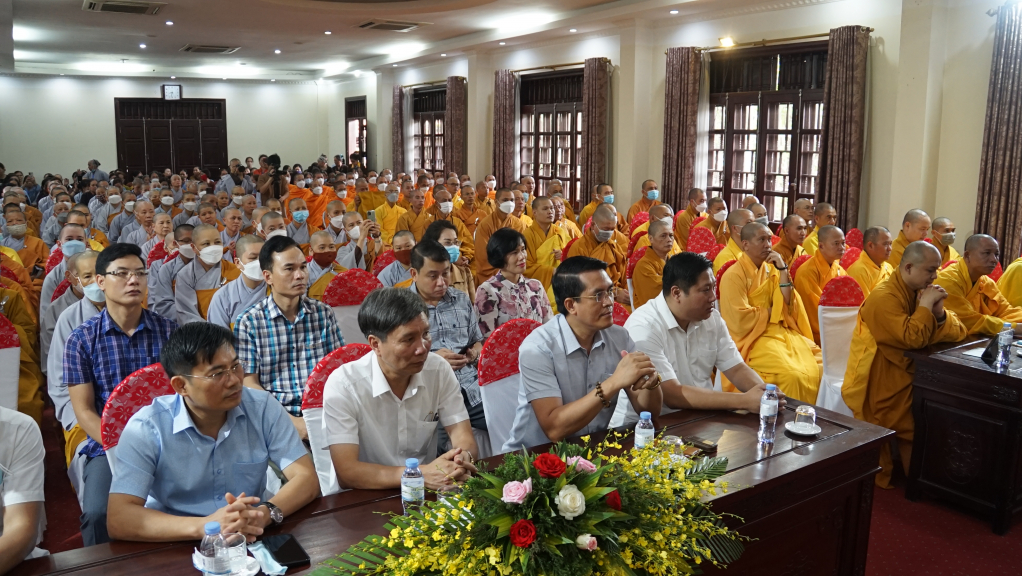 Các Đại biểu, Chư tăng tham dự chương trình Lễ khai pháp Trường hạ PL.2566-DL.2022