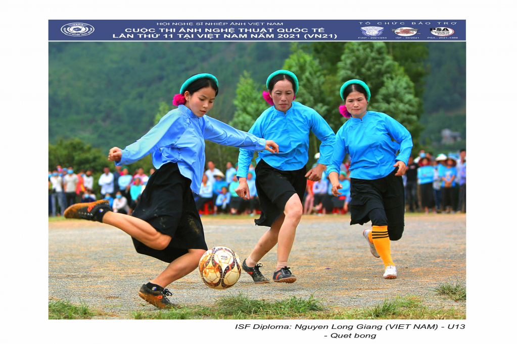 tác giả Nguyễn Long Giang đã đoạt giải khuyến khích với tác phẩm “U13 quét bóng”.
