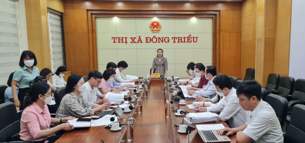 Đoàn giám sát của Thường trực HĐND giám sát việc thực hiện các nghị quyết của HĐND tỉnh về điều hành ngân sách; Chương trình phát triển kinh tế - xã hội vùng đồng bào dân tộc thiểu số, miền núi, biên giới, hải đảo và phát triển lâm nghiệp bền vững tại TX Đông Triều ngày 12/5/2022. Ảnh: Tôn Vũ