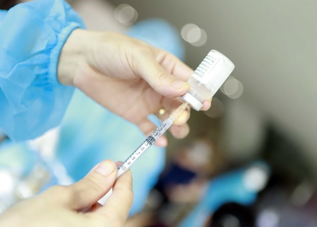 Tiêm mũi 3 vaccine ngừa COVID-19 cho trẻ từ 12 đến dưới 18 tuổi hình ảnh 1 Tiem mui 3 vaccine ngua COVID-19 cho tre tu 12 den duoi 18 tuoi hinh anh 1