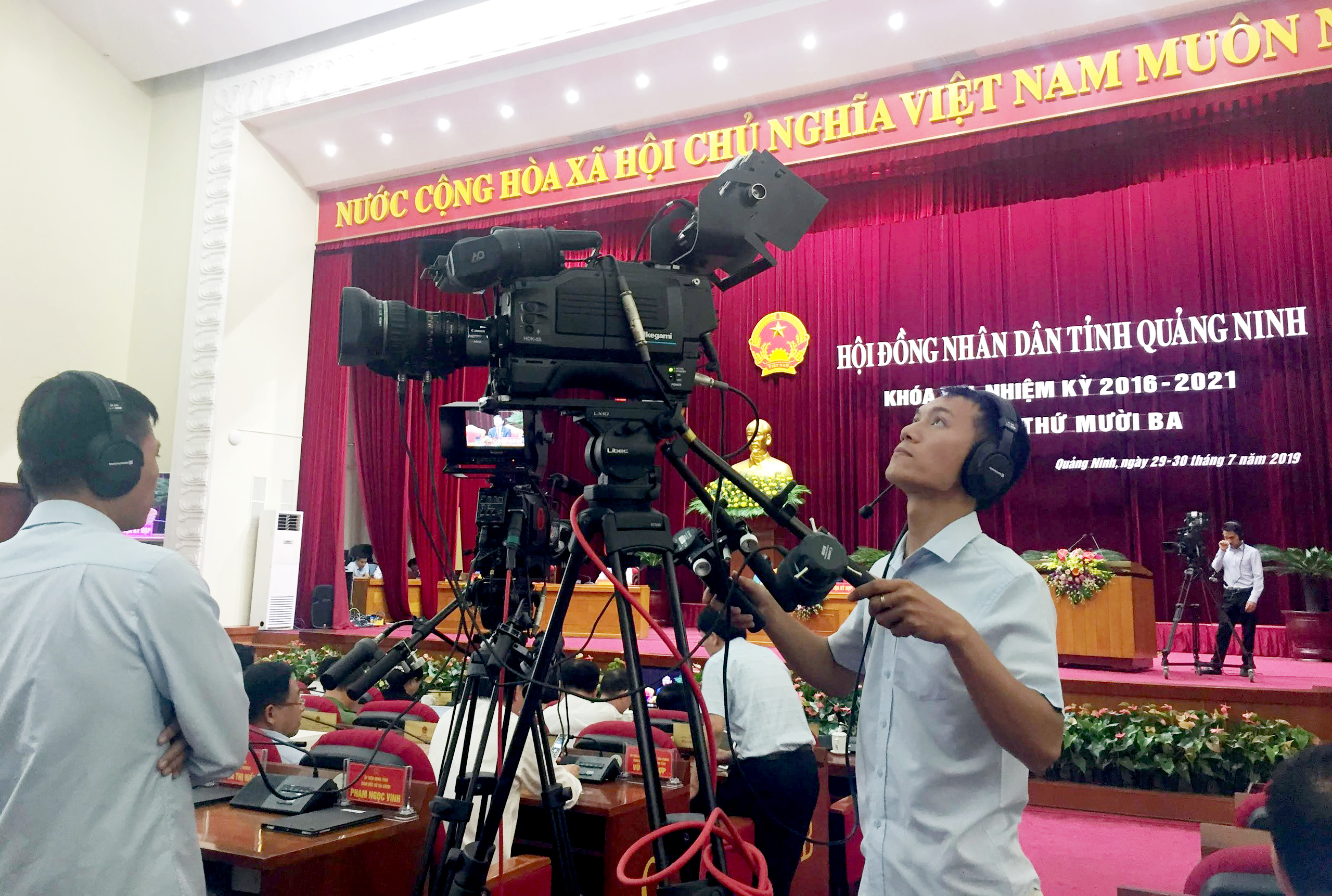 Ảnh với chú thích
