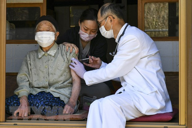 Nhật Bản trả trợ cấp cho ca tử vong đầu tiên do tiêm vaccine COVID-19 hình ảnh 1 Nhat Ban tra tro cap cho ca tu vong dau tien do tiem vaccine COVID-19 hinh anh 1