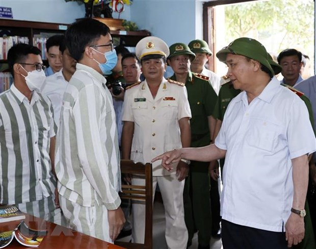 Chủ tịch nước kiểm tra công tác đặc xá tại Trại giam Xuân Lộc hình ảnh 1 Chu tich nuoc kiem tra cong tac dac xa tai Trai giam Xuan Loc hinh anh 1