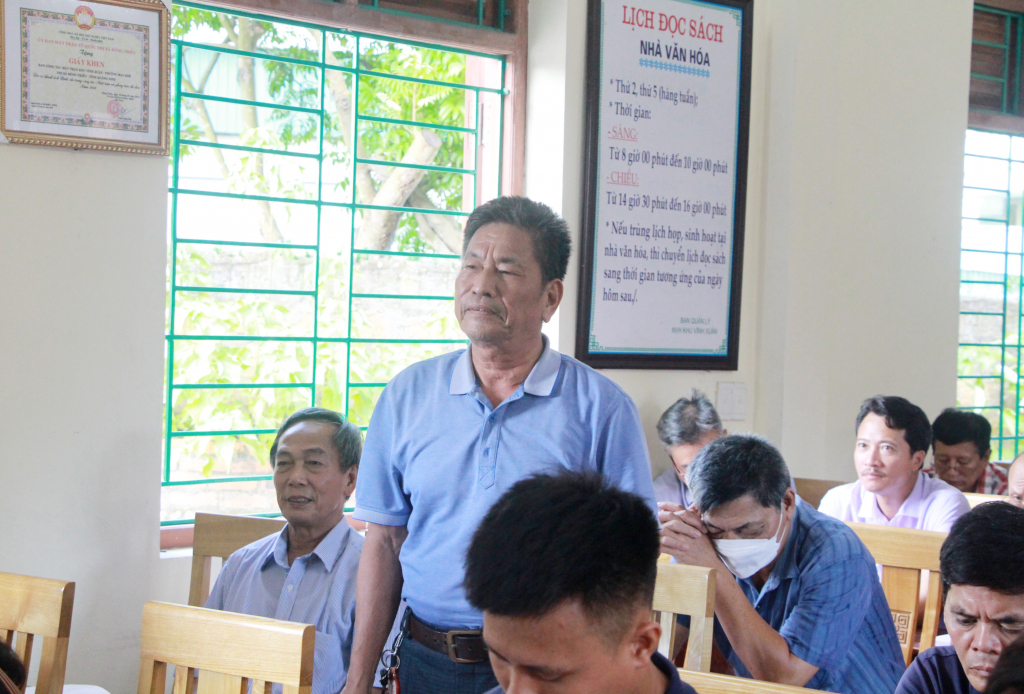Đảng viên tham gia phát biểu