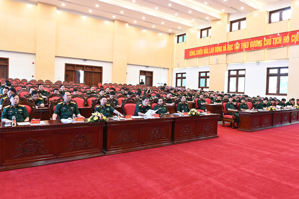 Các đại biểu dự khai mạc.